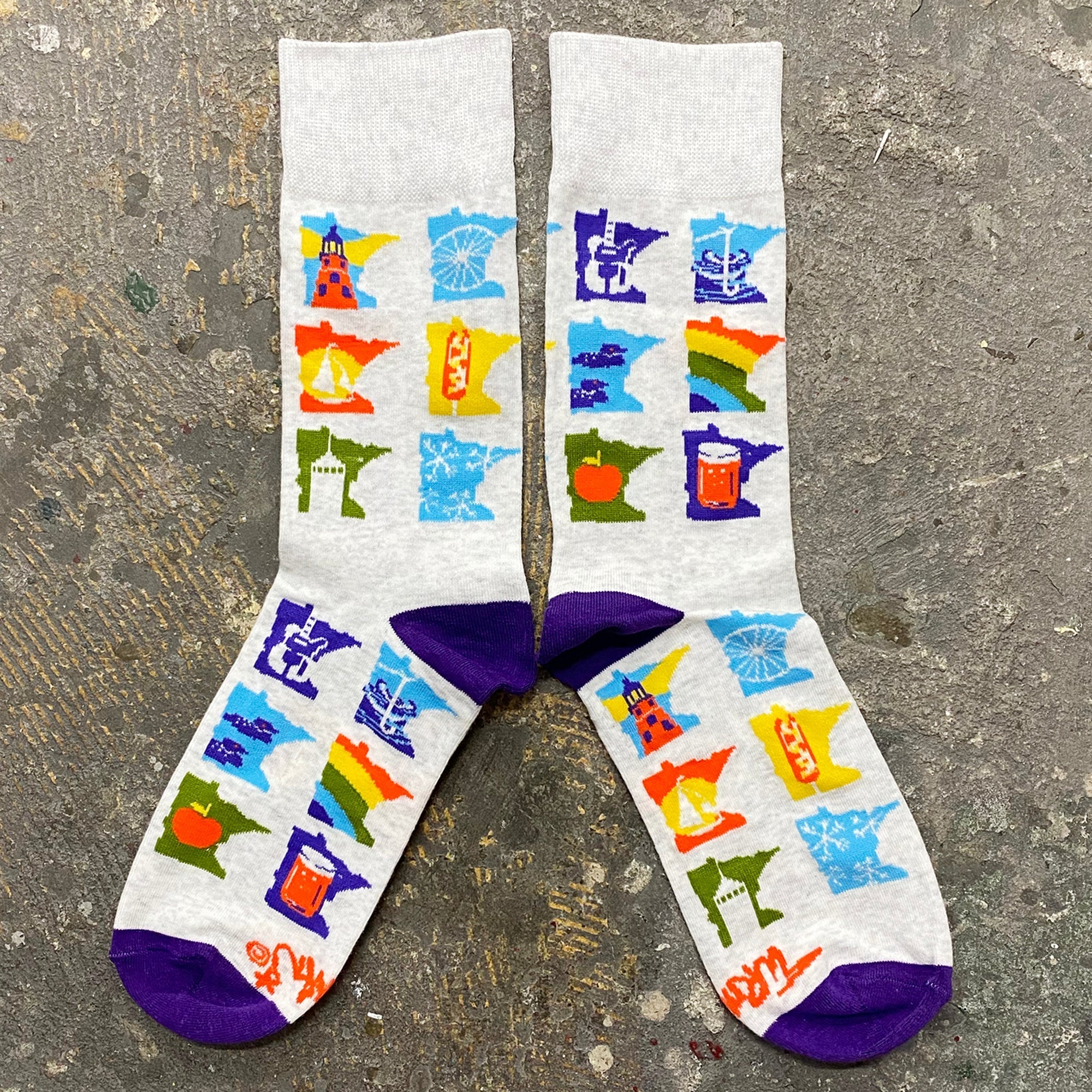 MN Months Socks